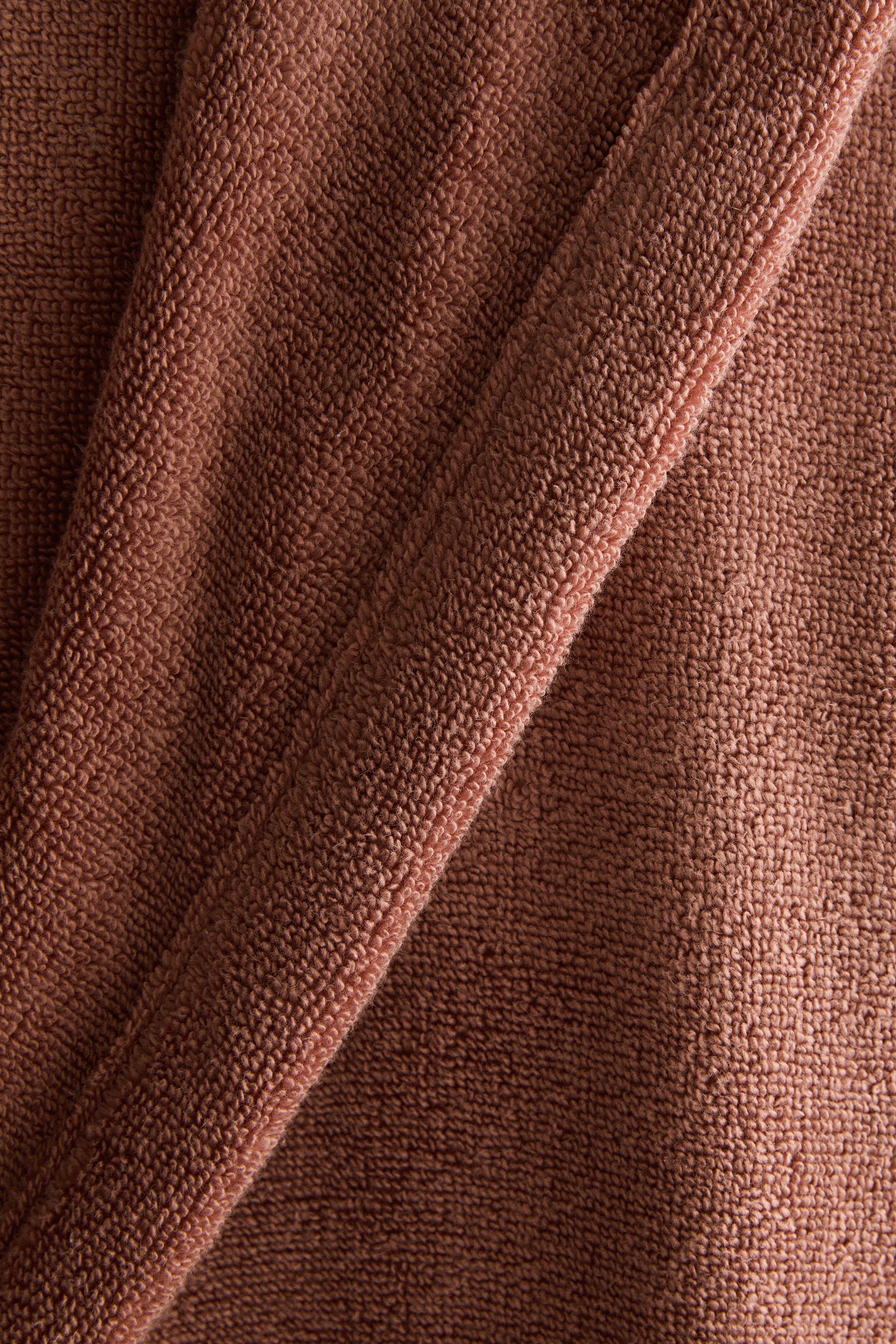EXTRA SOFT HOODED BATHROBE (380 GXM²)